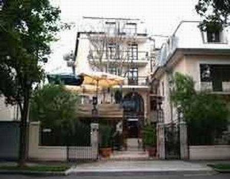 Hotel Piccolo Mondo Bucareste Exterior foto